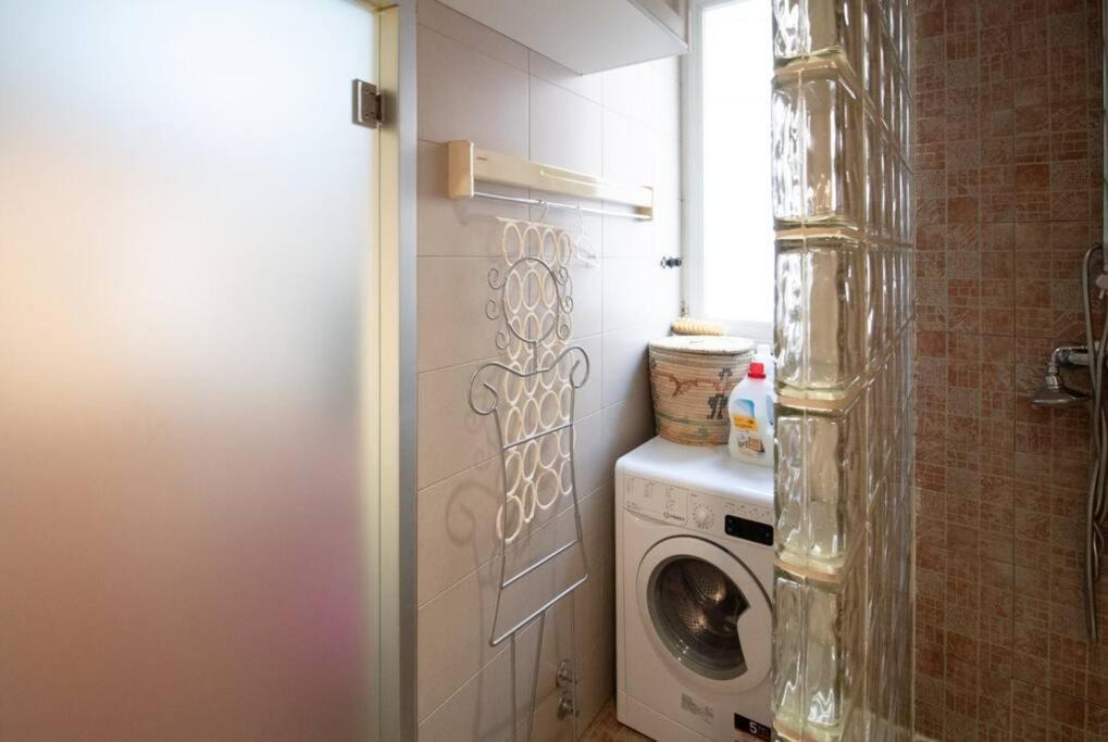 Exclusivo Y Acogedor Con Balcon En Chueca, Con Aire Acondicionado Apartamento *