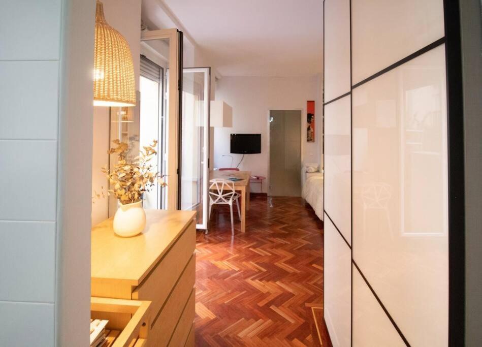 Exclusivo Y Acogedor Con Balcon En Chueca, Con Aire Acondicionado Apartamento *