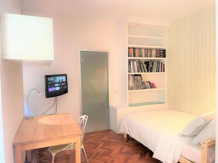 Exclusivo Y Acogedor Con Balcon En Chueca, Con Aire Acondicionado Apartamento *